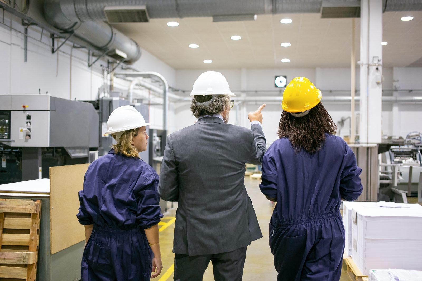 Recorrido de evaluación en planta industrial para levantar el plan de salud